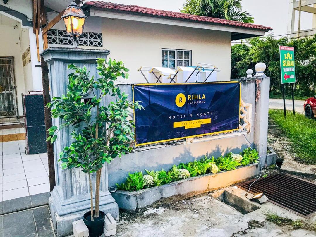 Auberge de jeunesse Rihla Dataran Tengah à Gua Musang Extérieur photo